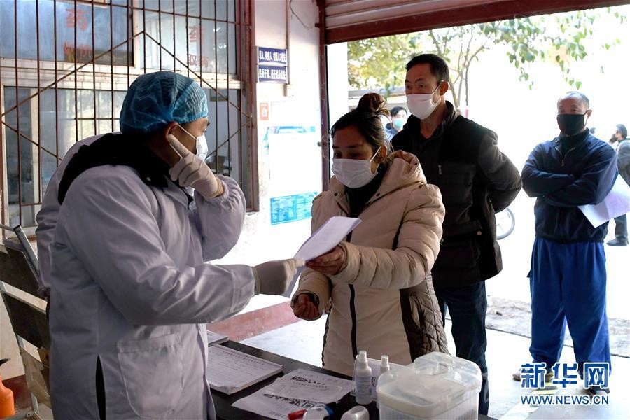 （抓好經(jīng)濟(jì)發(fā)展 應(yīng)對(duì)復(fù)雜局面·圖文互動(dòng)）（3）2500萬農(nóng)民工如何安全返崗？——農(nóng)民工大省四川復(fù)工觀察